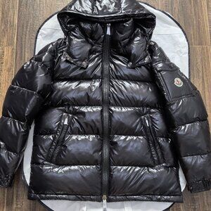 ⭐️Moncler women's top-grade warm down jacket⭐️